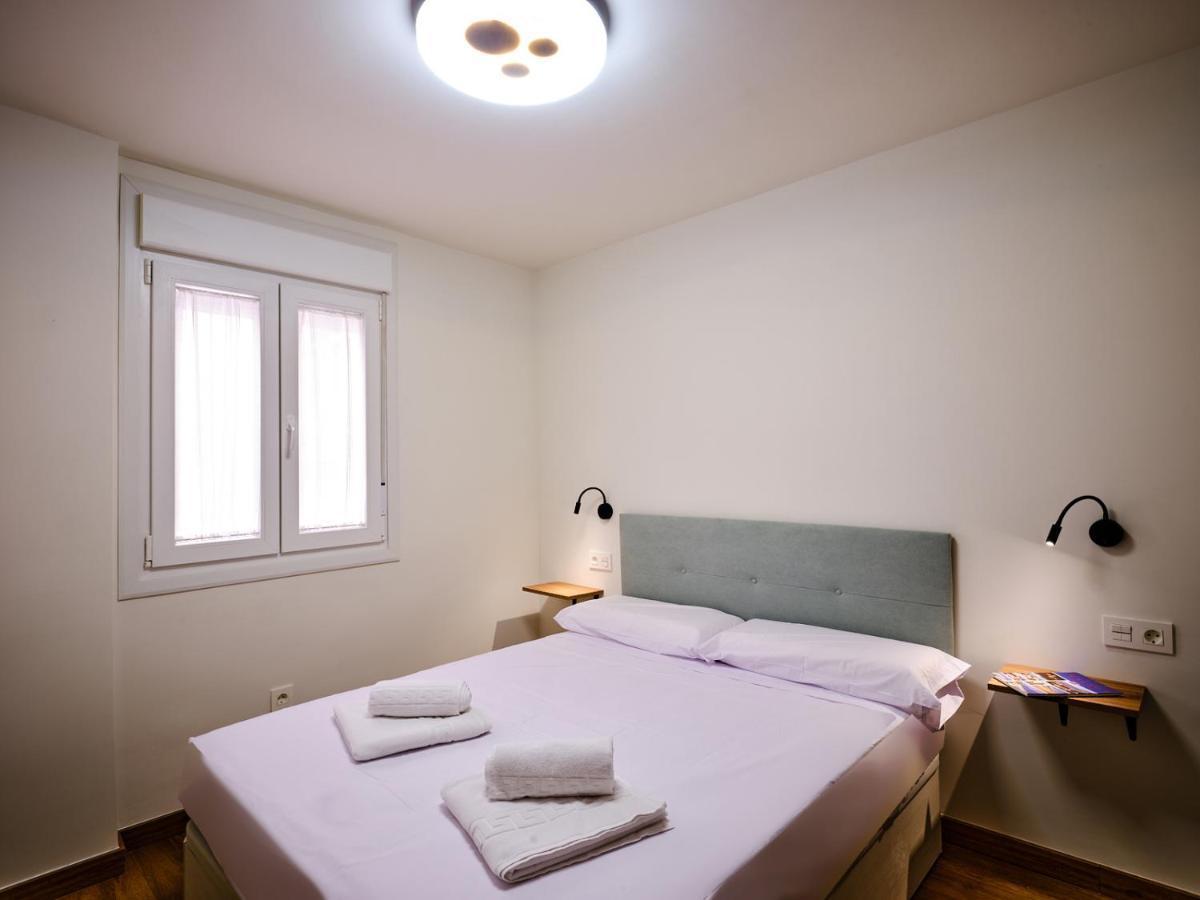 Leo Home- Bright & Centric 3 Bedrooms With Private Parking Included Apartment *