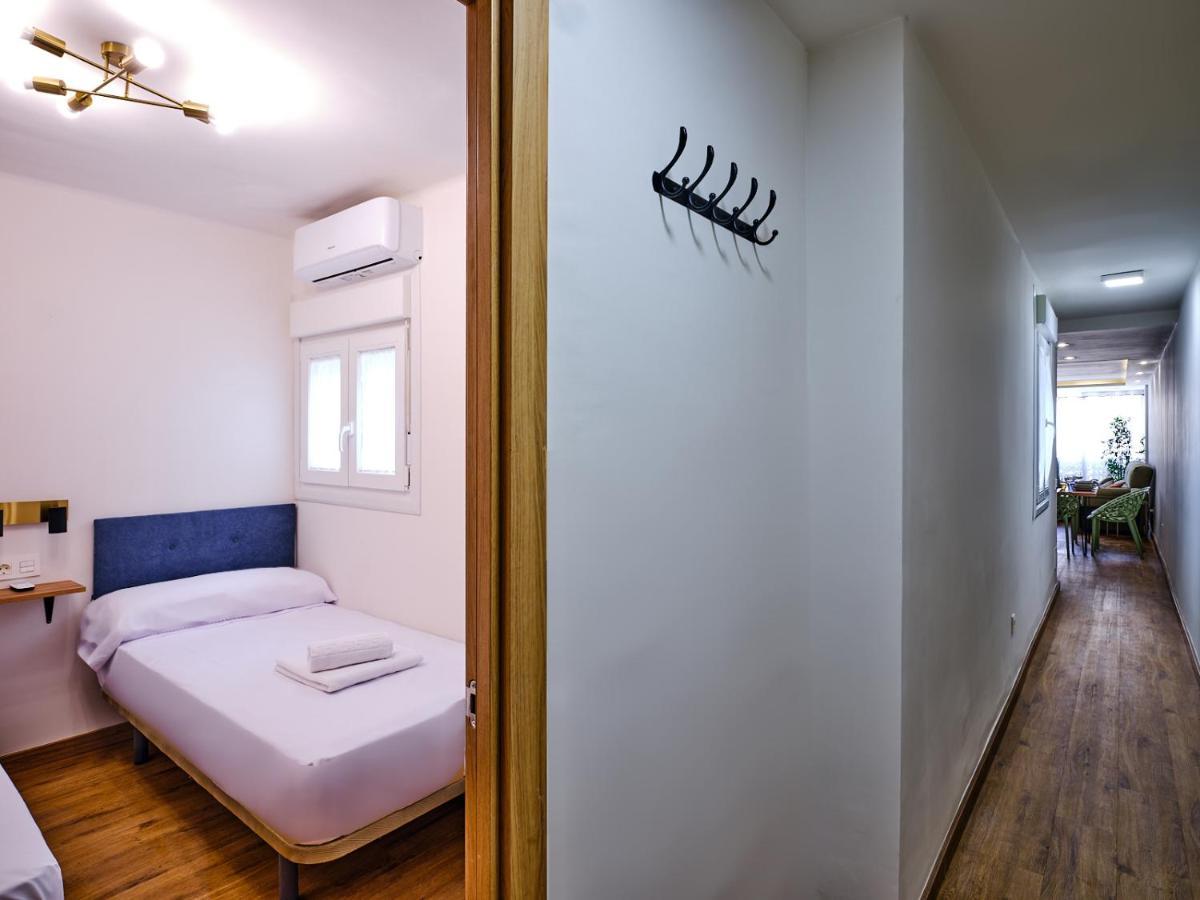 Leo Home- Bright & Centric 3 Bedrooms With Private Parking Included Apartment *