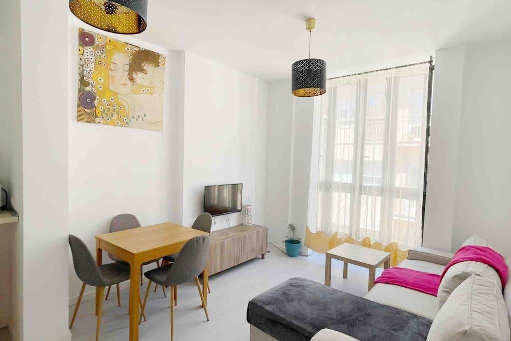 Apartment Stylish 2 Bedroom Next To Lamerced Plaza Malaga