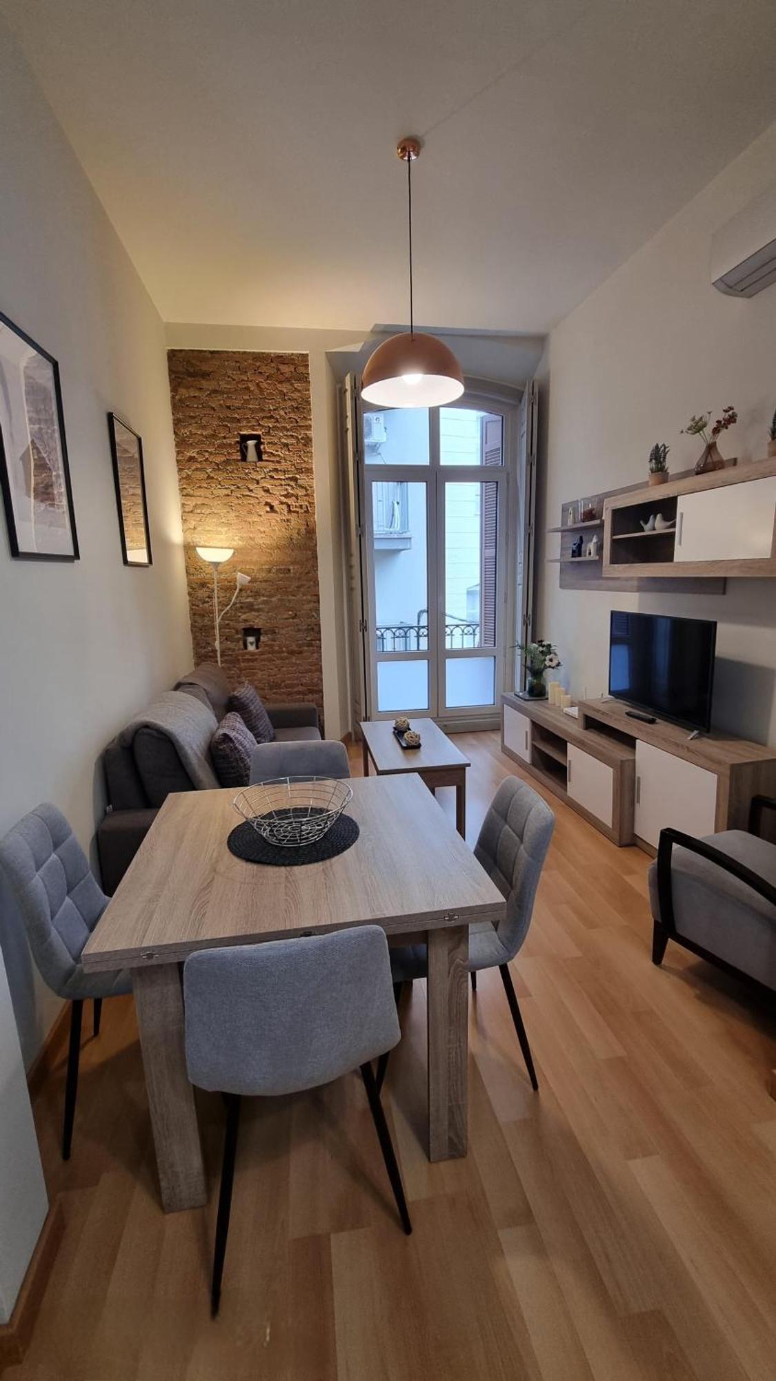 Rosa 2 Bedrooms In Center Apartment *