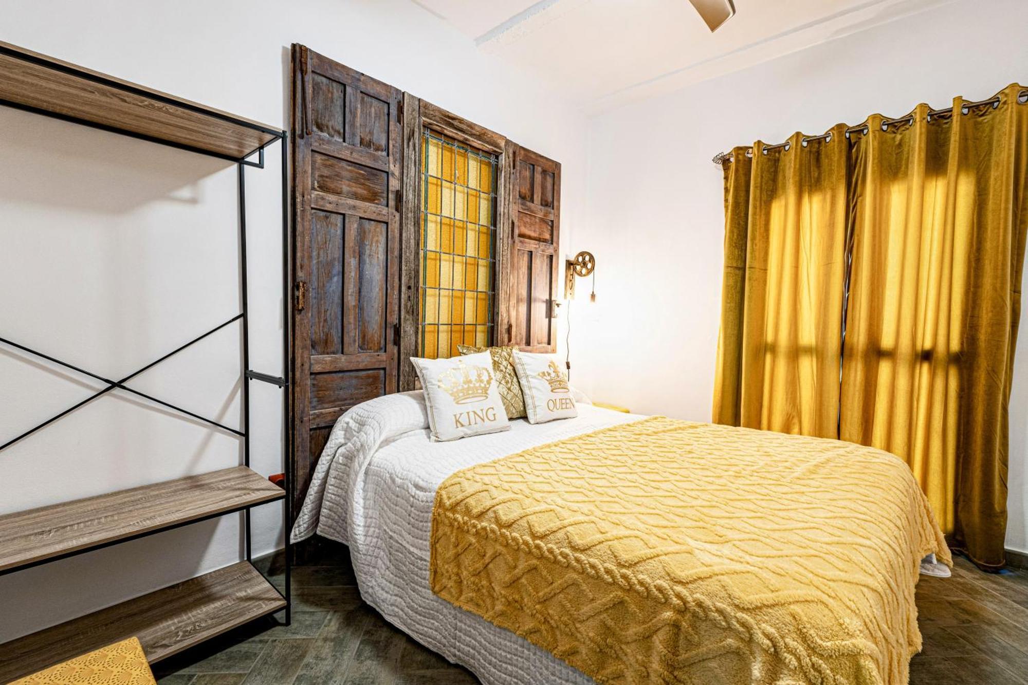 The Queen House * Malaga