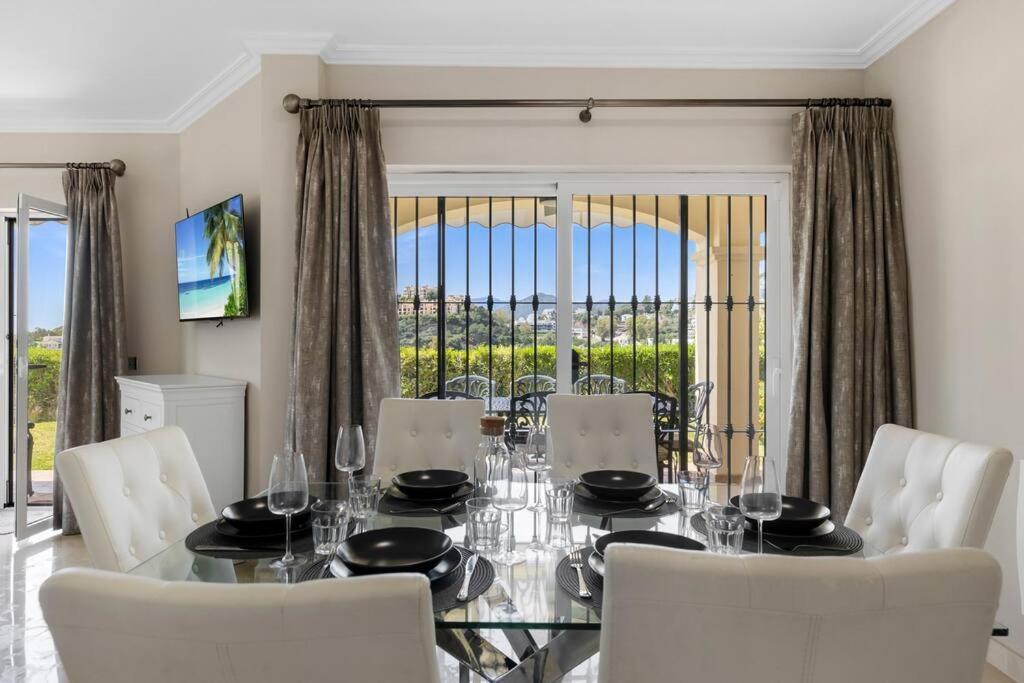 La Quinta Hills - Luxury