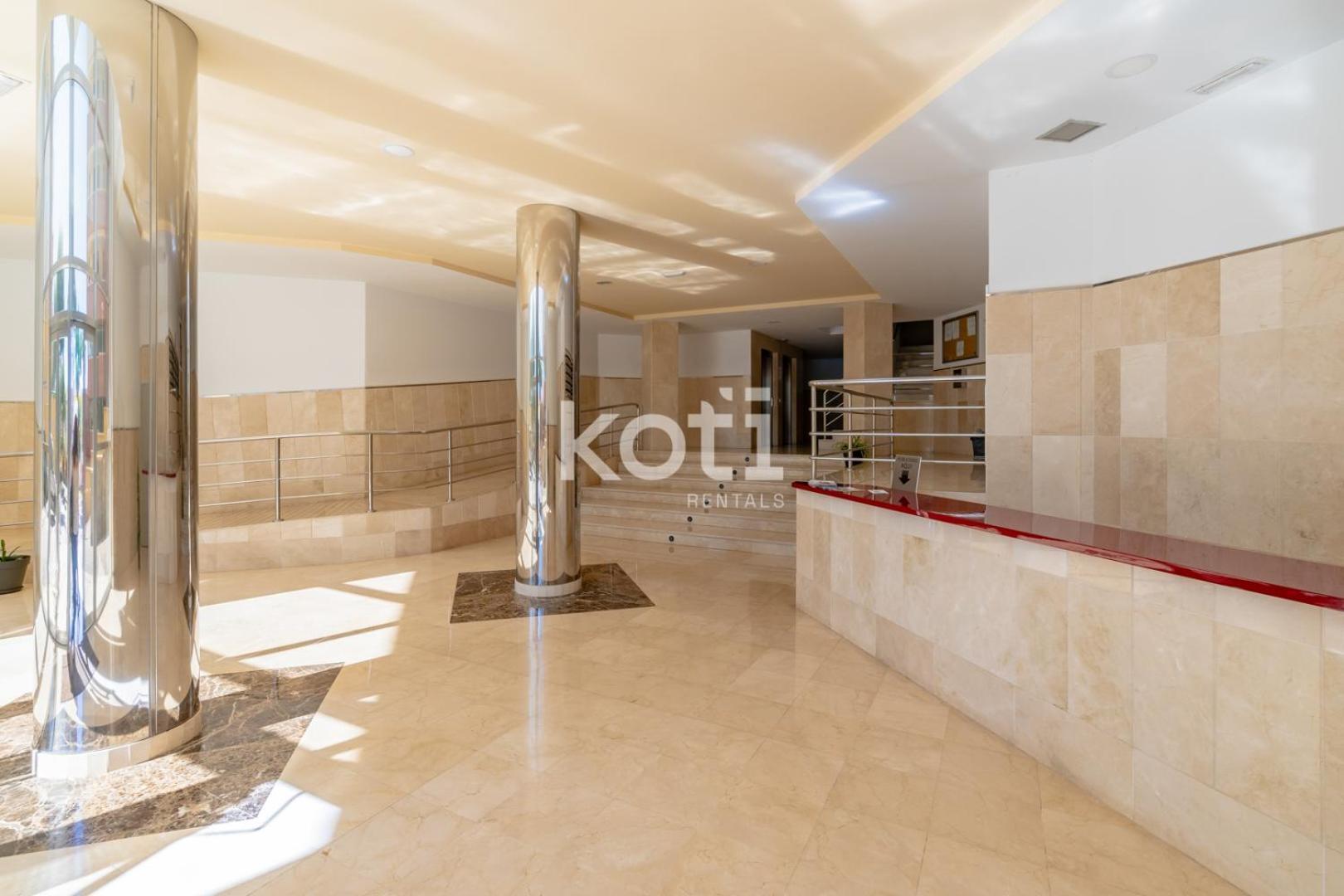 Swimming Pool&large Terrace In Pacos Koti *