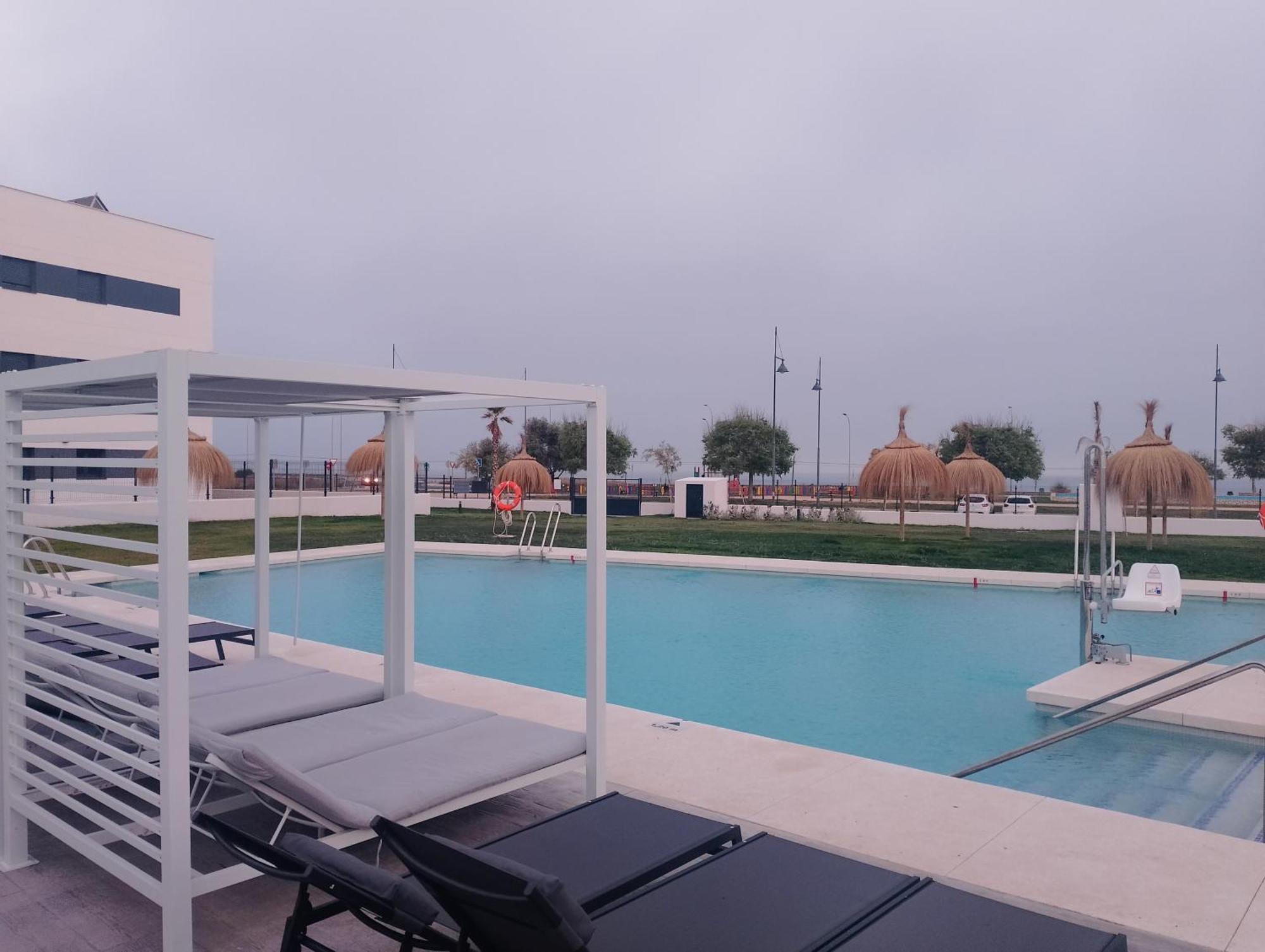 Apartment Bajo Con Jardin En Primera Linea De Playa Malaga