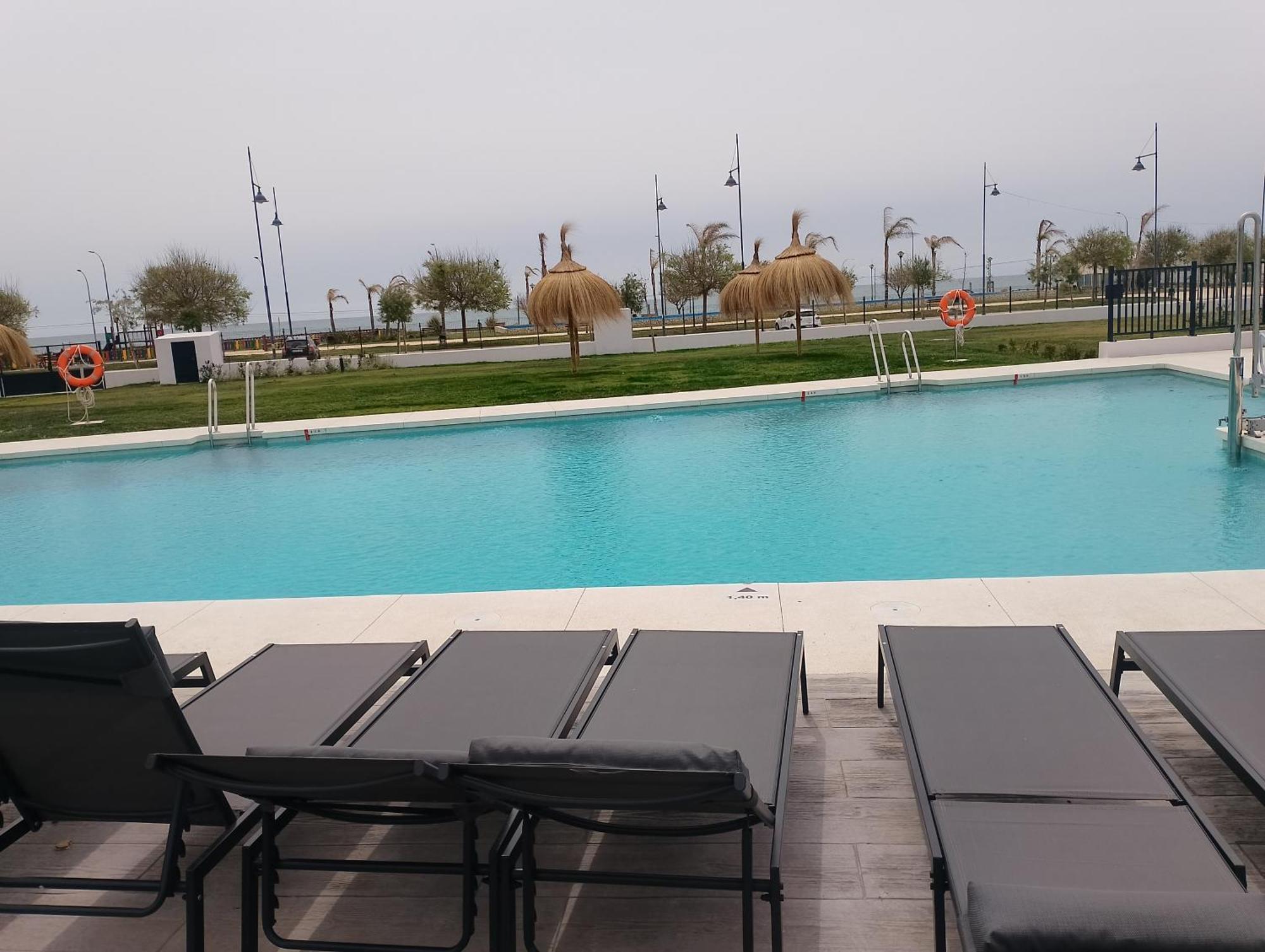 Bajo Con Jardin En Primera Linea De Playa Apartment