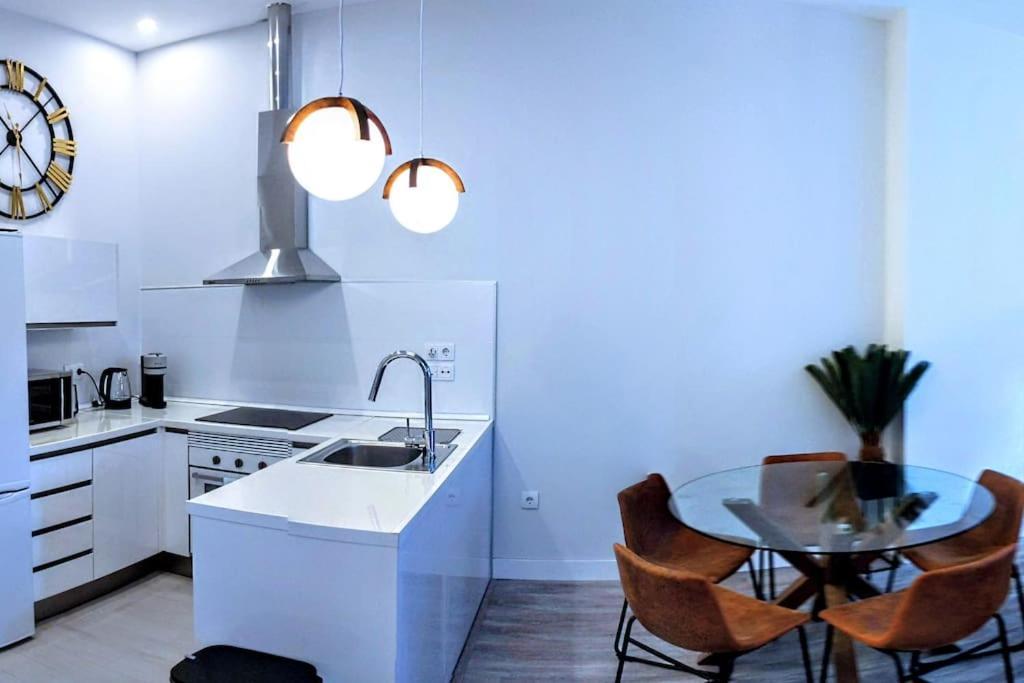 Historical Center Flat With Pool, Tennis & Parking Apartment
