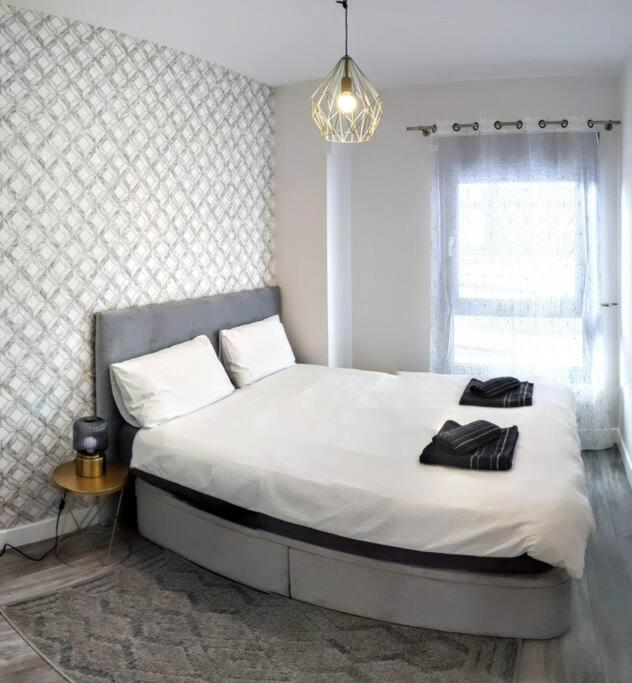 Apartment Historical Center Flat With Pool, Tennis & Parking