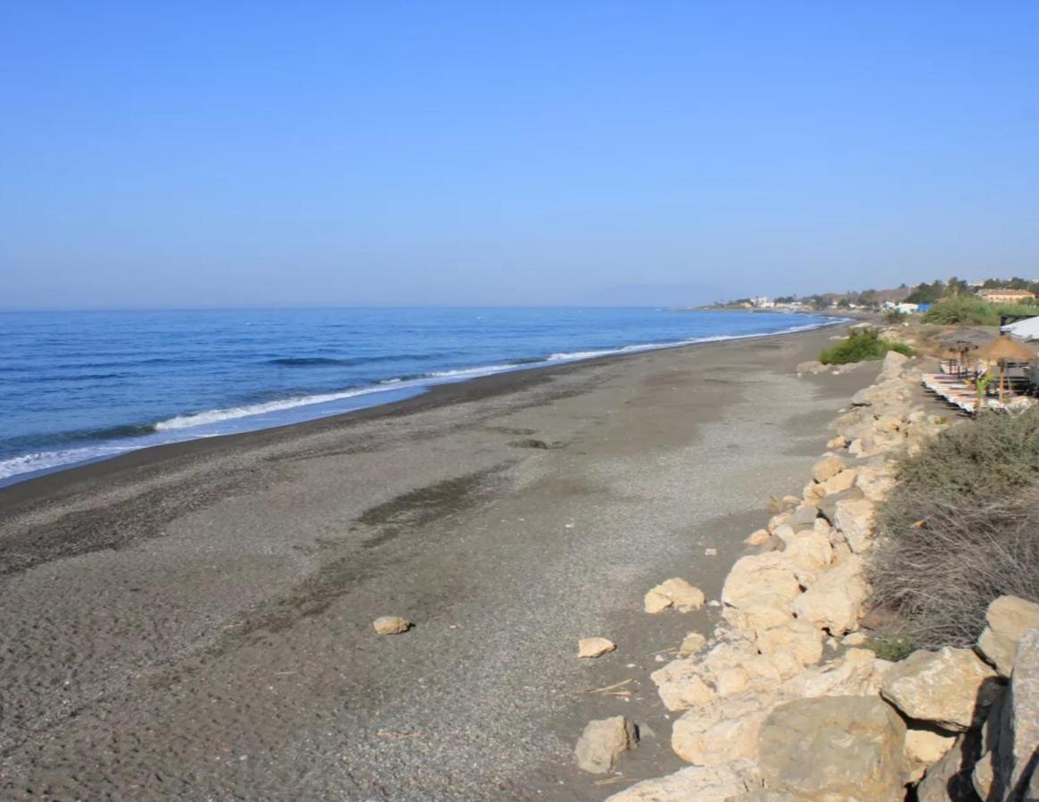 Bajo Con Jardin En Primera Linea De Playa * Malaga