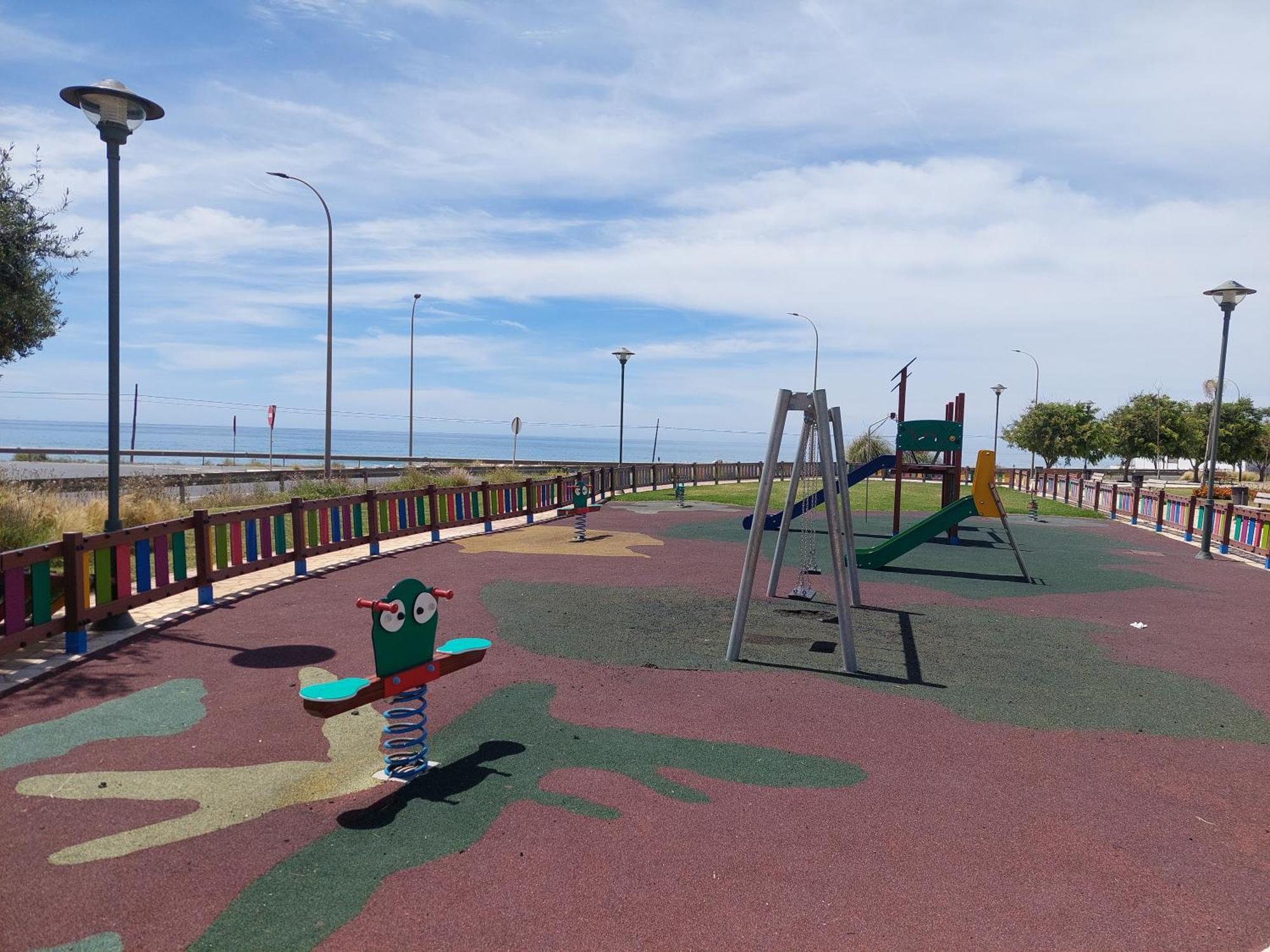 Apartment Bajo Con Jardin En Primera Linea De Playa
