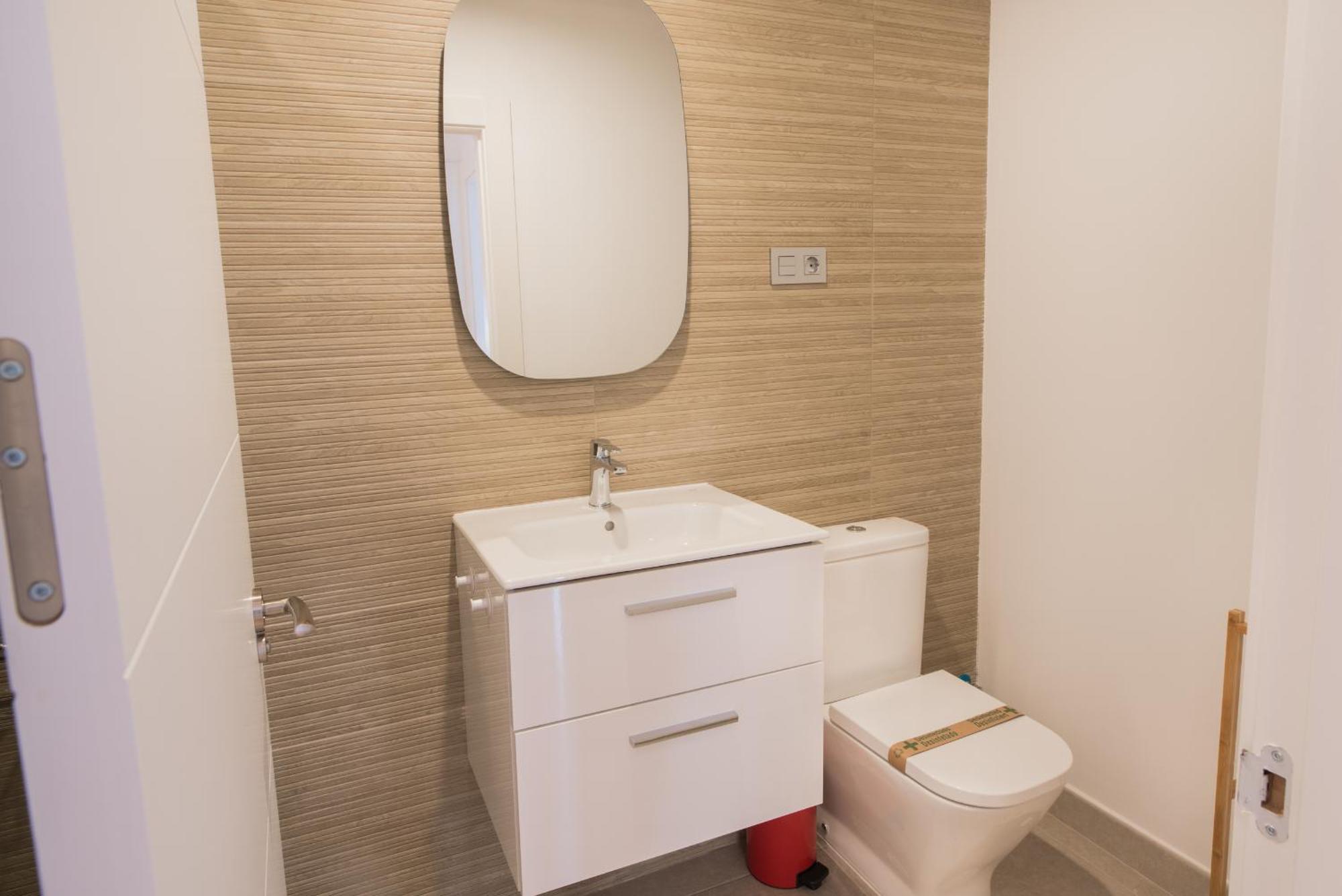 Apartamento Cozy Modern Flat Terrace 2 Bedrooms 2 Bathrooms Málaga