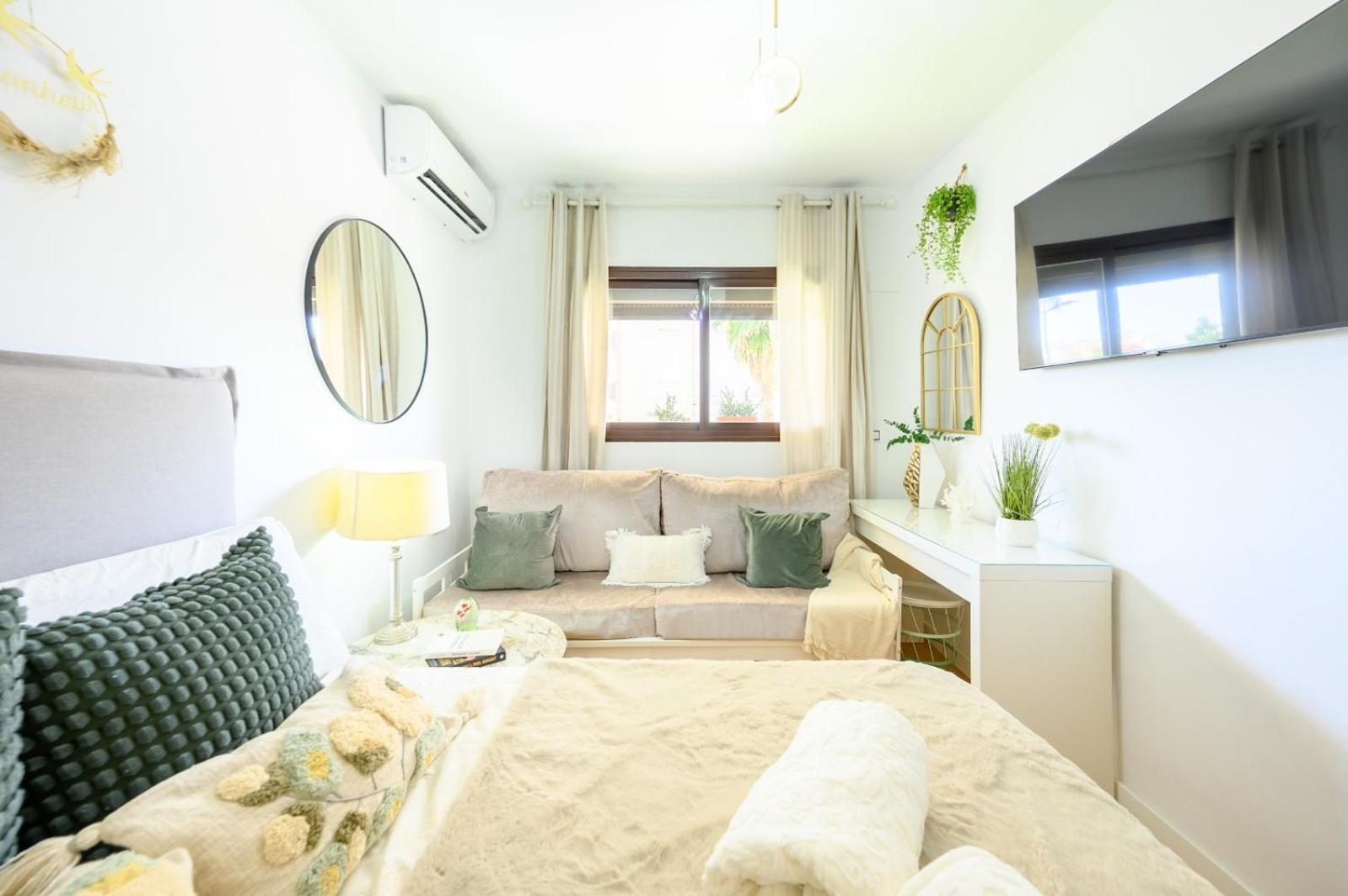 Estudio Con Parking Teatinos Living Apartamento Málaga