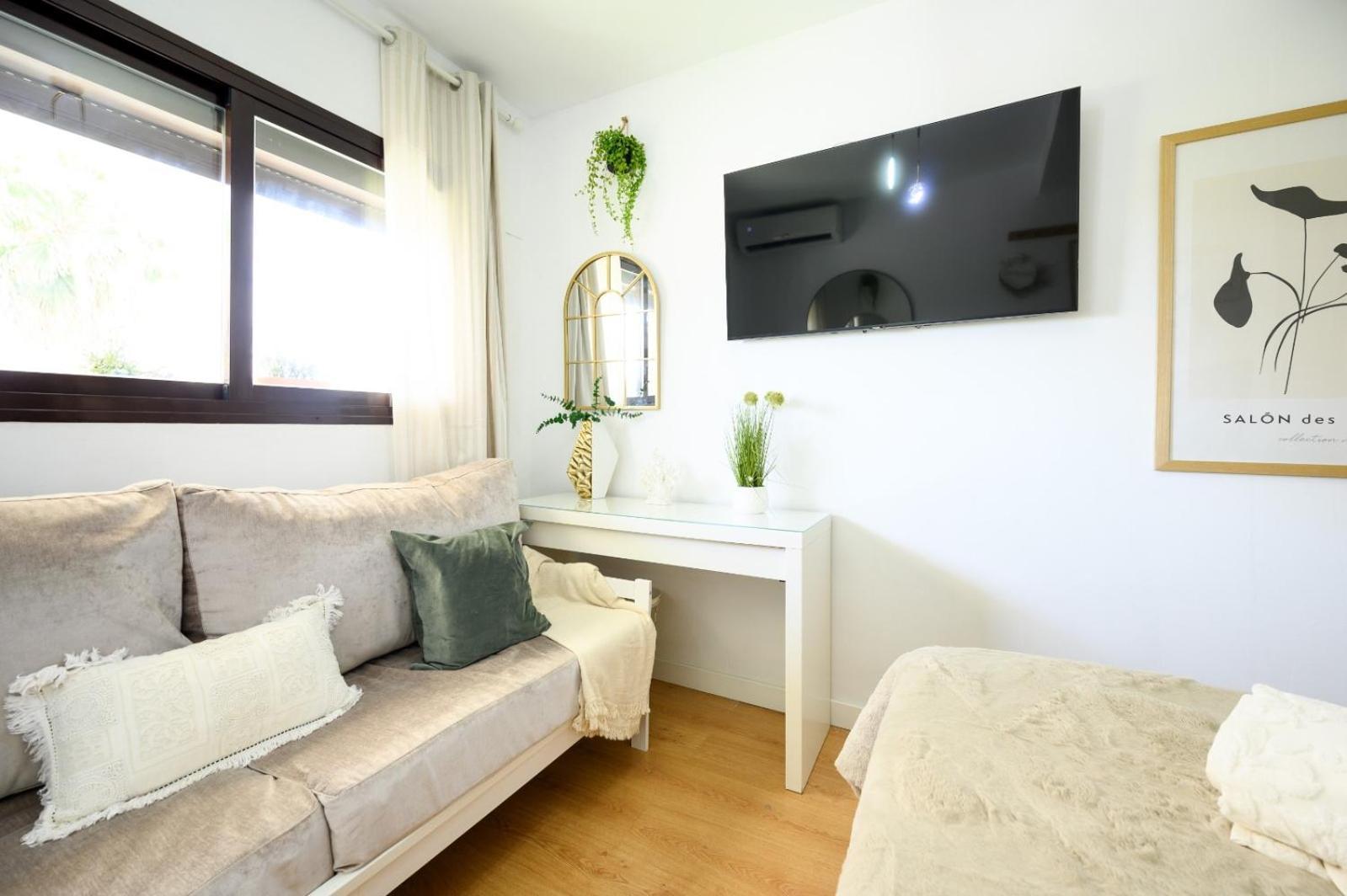 Apartamento Estudio Con Parking Teatinos Living