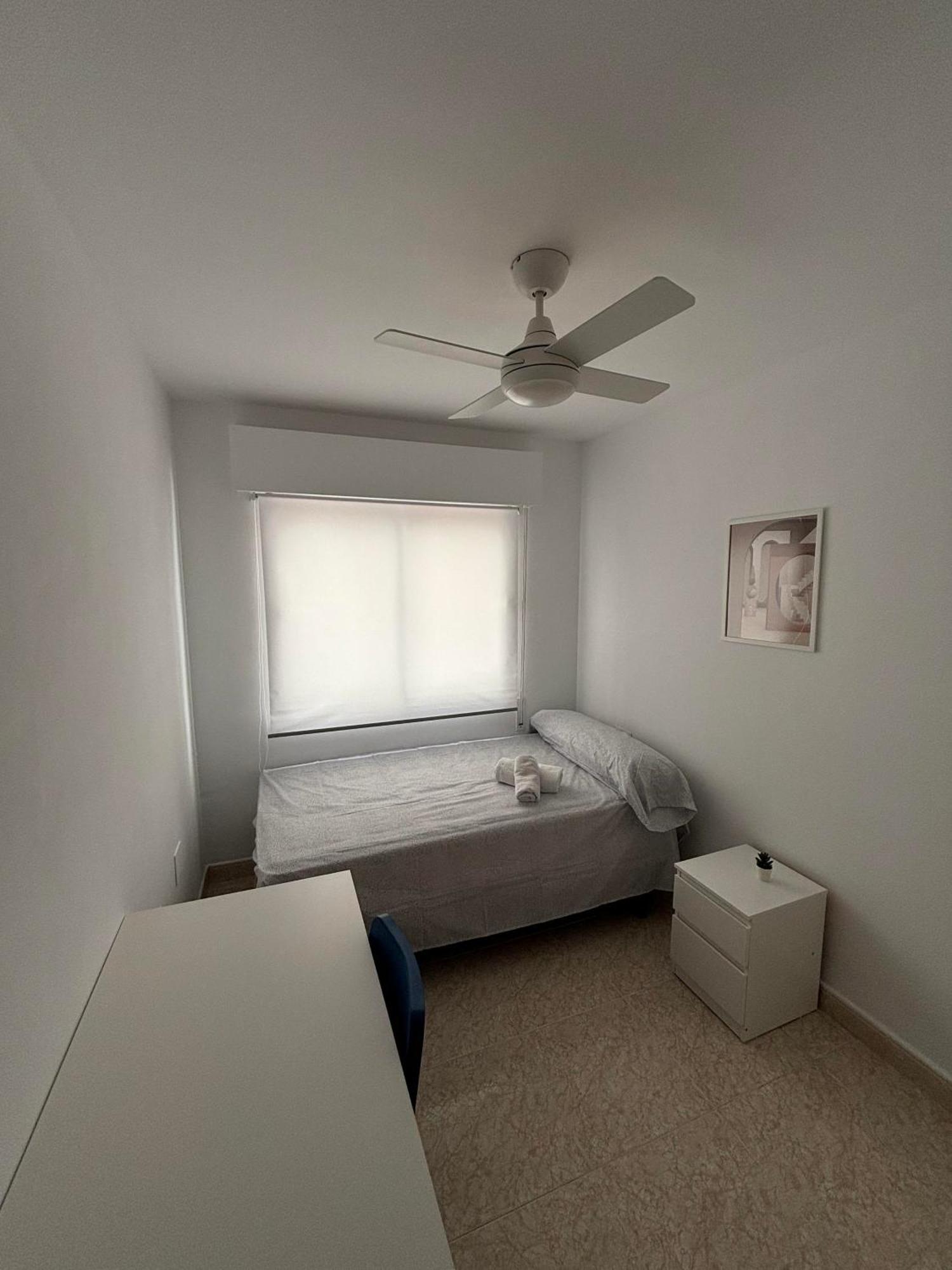 Piso Centrico Con Parking Privado Y Terraza Super * Malaga
