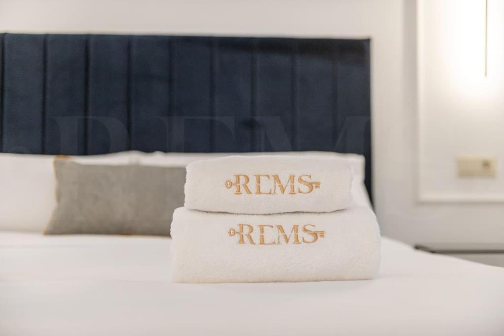 Apartment Historic Gem With Modern Comfort By Rems