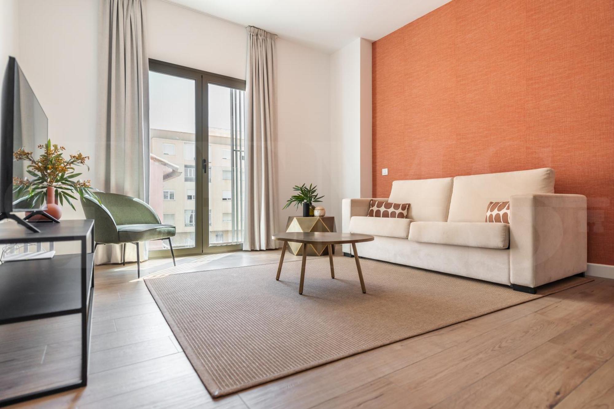 Sunny With Terrace By Rems Malaga