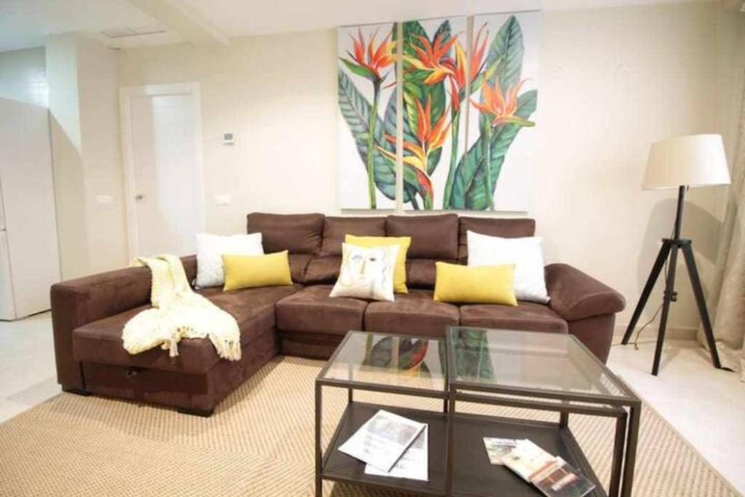 Premium Junto A Catedral Malaga