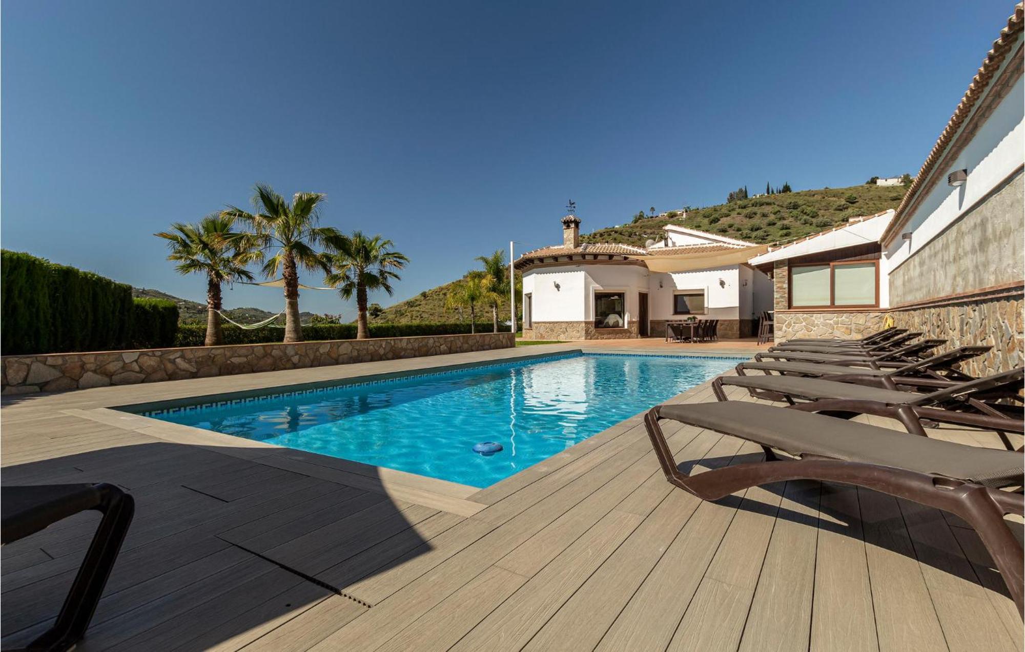 Beautiful In With Kitchen Malaga