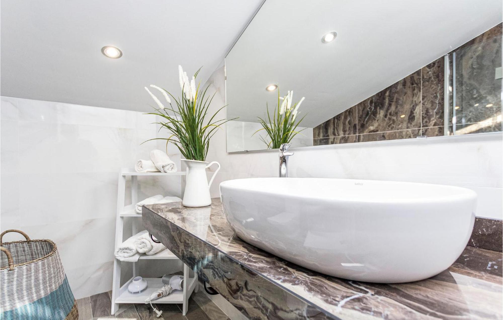 Beautiful In With Kitchen Holiday home *