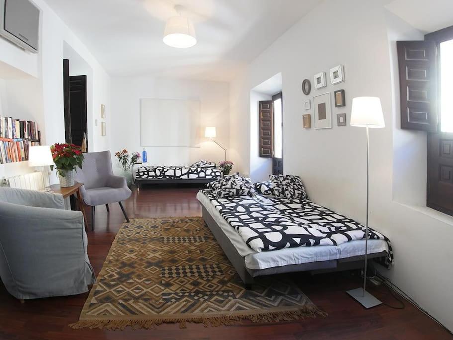 Vip House Rentals, Entire In Old Town Apartment Malaga