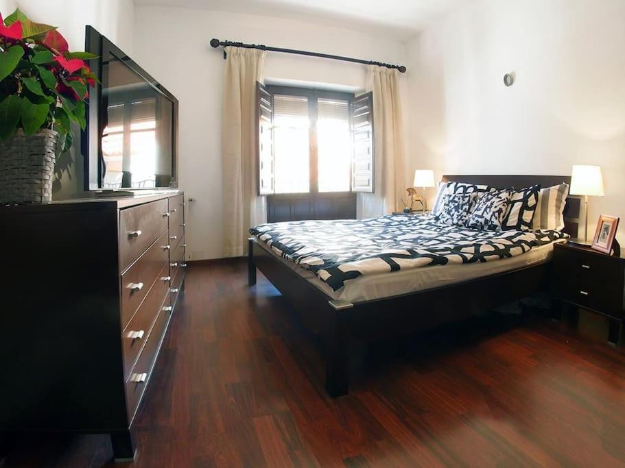 Vip House Rentals, Entire In Old Town Malaga