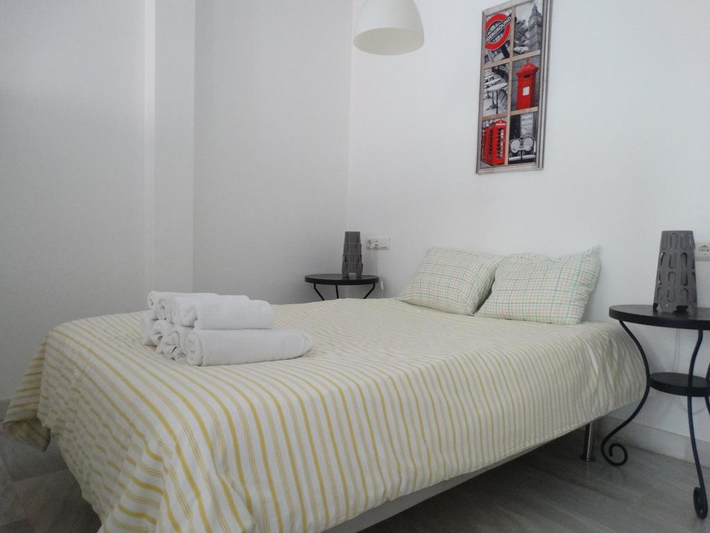 - Jinetes, 13 * Málaga