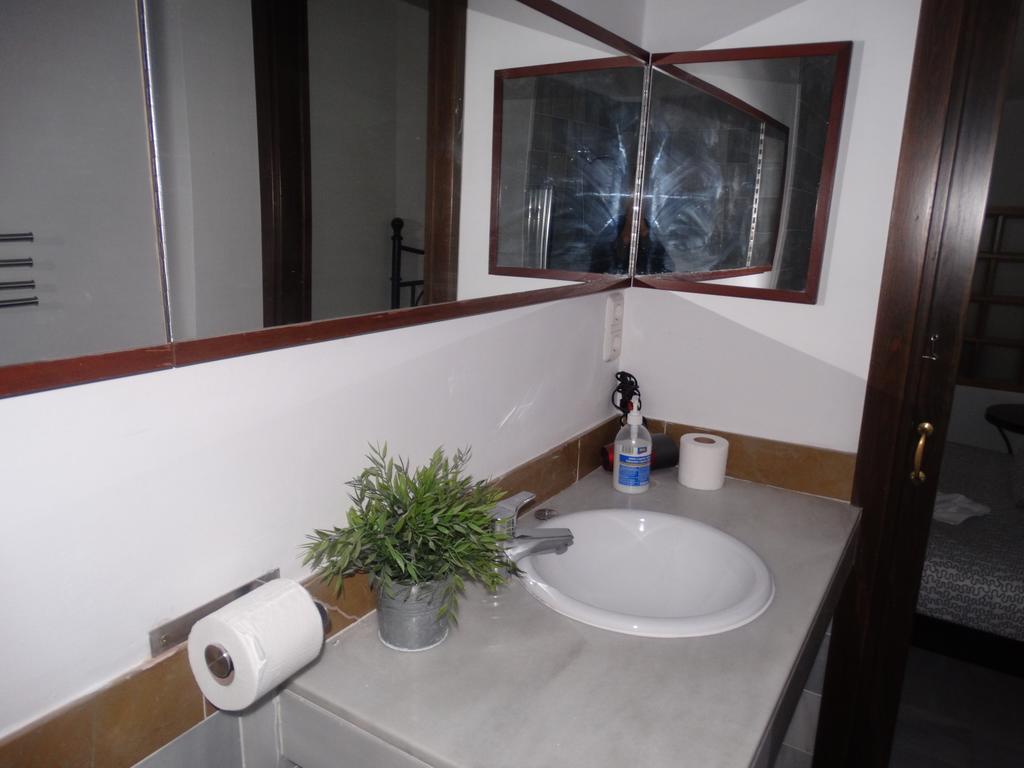 - Jinetes, 13 * Málaga