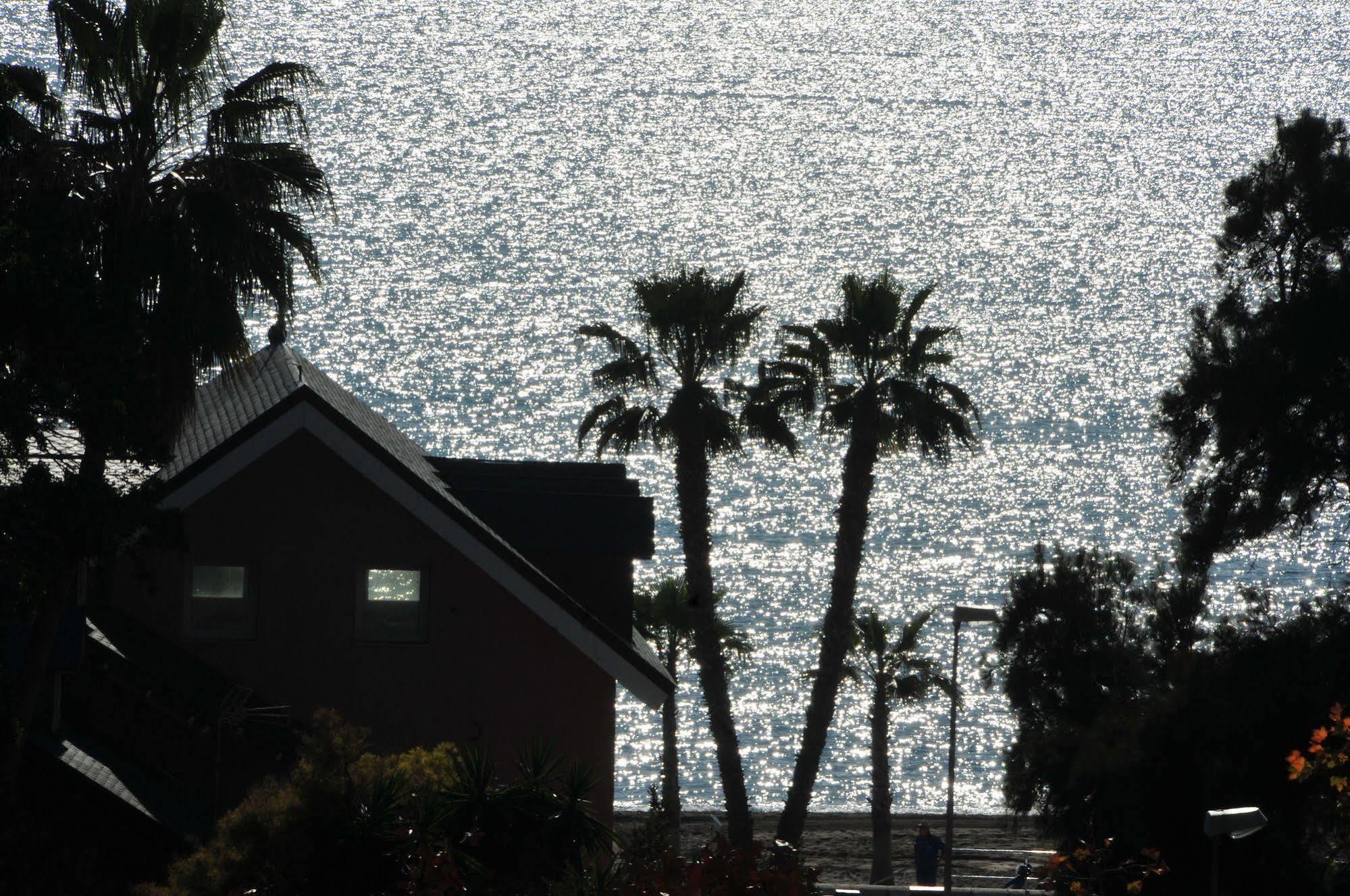 Beach And Center Backpackers Hostel *