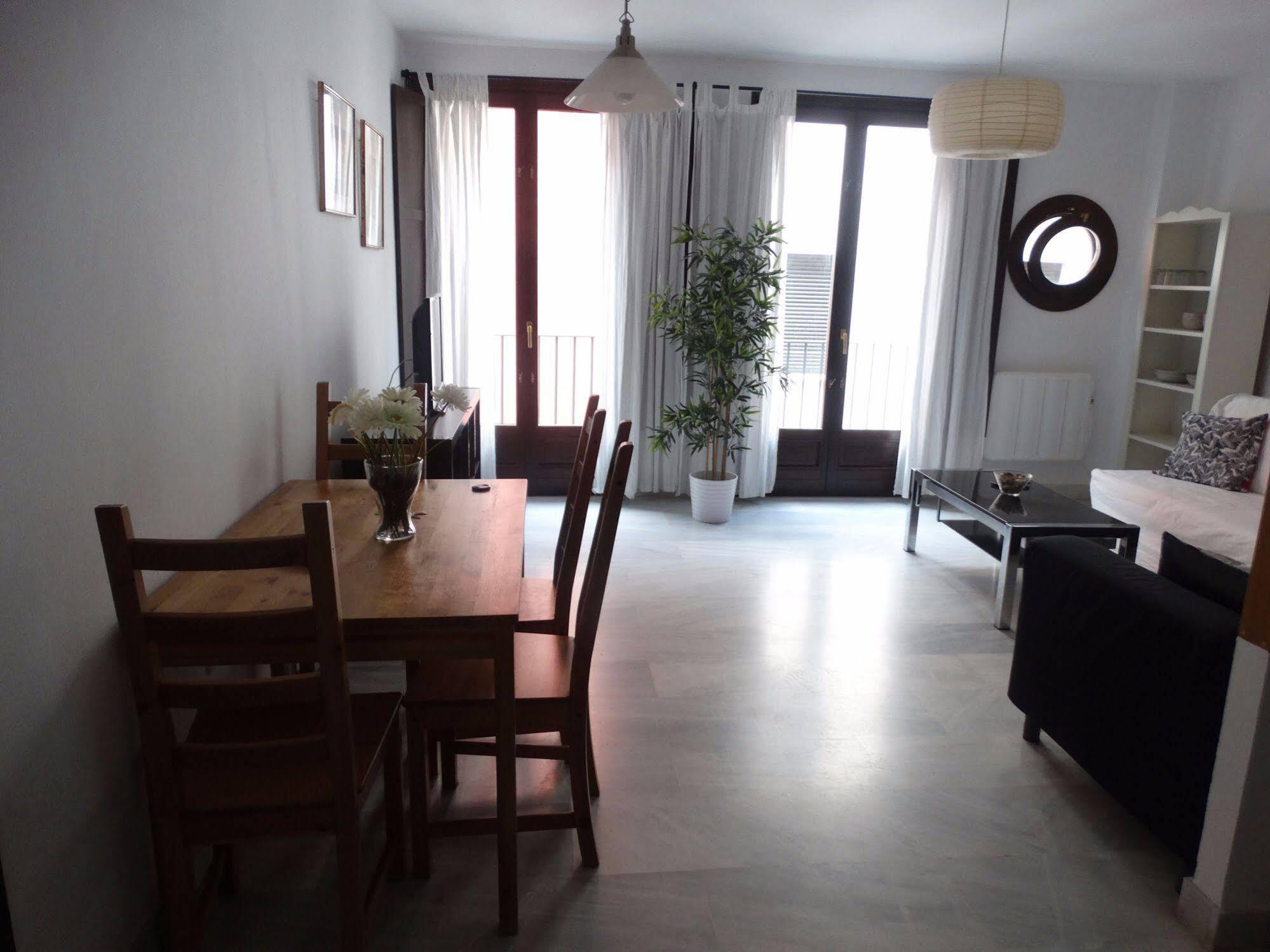 - Jinetes, 13 Apartment