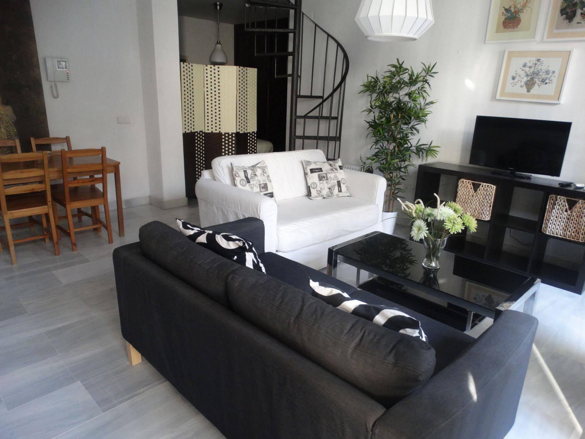 - Jinetes, 13 Apartment Málaga