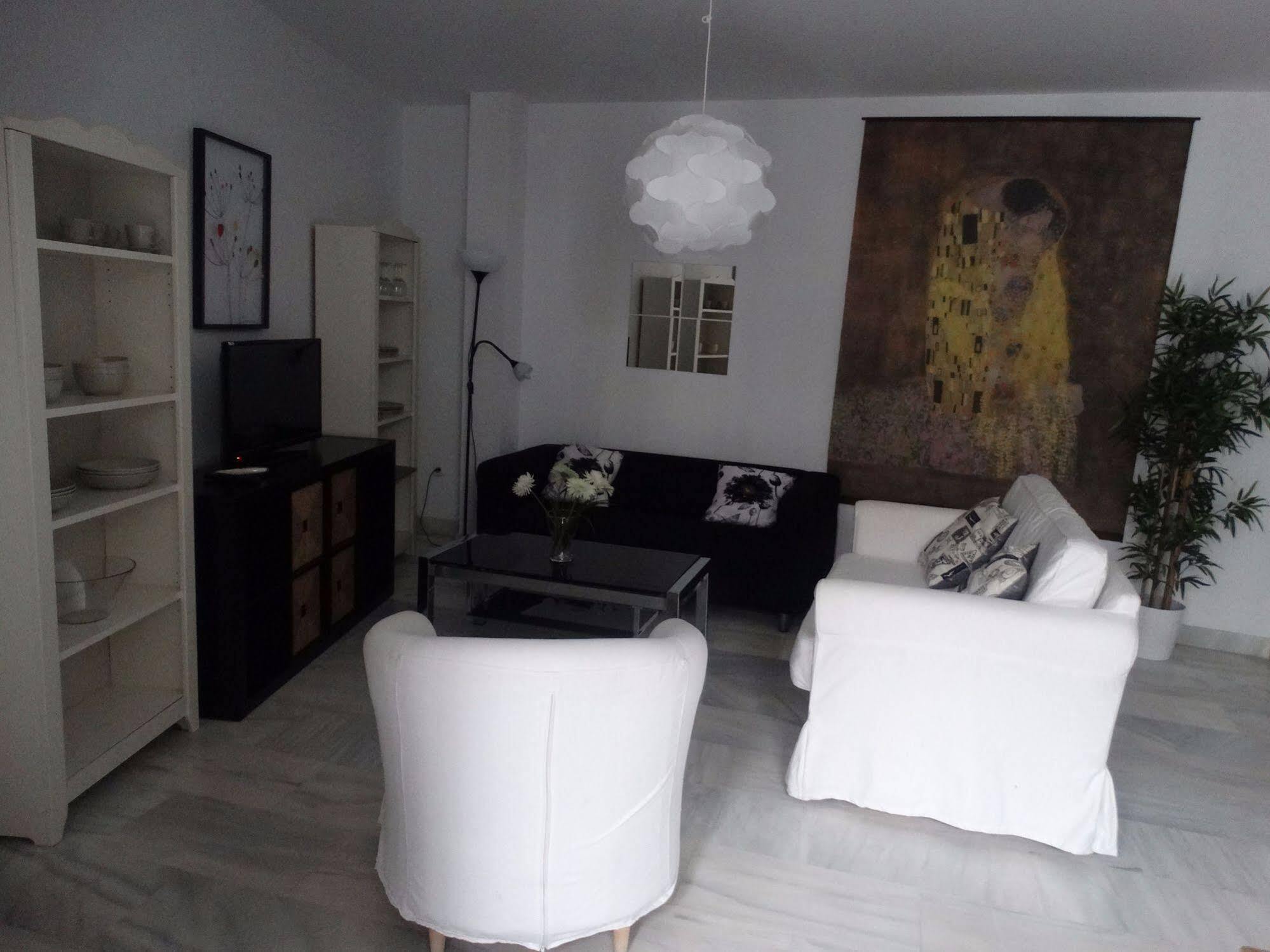 - Jinetes, 13 Apartment