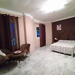 Maravillosa Villa Con Piscina, Barbacoa Y Zona De Juegos