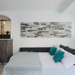 C91 - Two Bedroom Apartment Next To Alcazaba