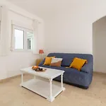 Central Apartment With Two Bedrooms And A Patio