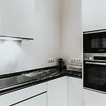 Holidays2Malaga Beatas 3 Bedroom & French Balcony