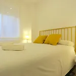 Reding Beach & City Apartment