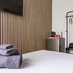 Valentin Suites