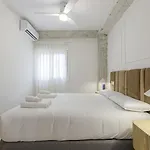 Plaza Victoria Apartments