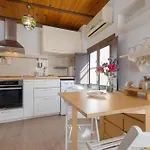 C44 Cute Penthouse City Center