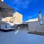 Modern Duplex Next To The Beach!