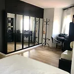 Habitacion Con Smart Tv En Piso Compartido Con Bano Privado O Compartido Malaga Sol