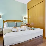 -Malagasunapts-City Centre Terrace Pool Parking