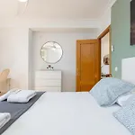 C27 Great 3 Bedroom Apt Close To Center