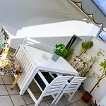 Sea & Wave La Finestra Apartment