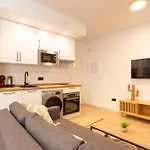 II Cozy & Modern Apartment Ayr