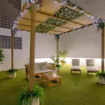 C30 Deluxe Studio With Terrace Into Cathedral Square