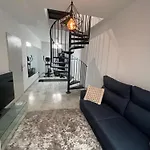 Historical Centre! Private Terrace & Gym-Near Public Parking