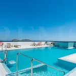 Apartment With Stunning Views And Parking By Rems