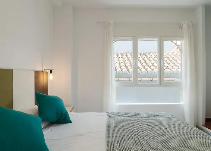 C91 - Two Bedroom Apartment Next To Alcazaba