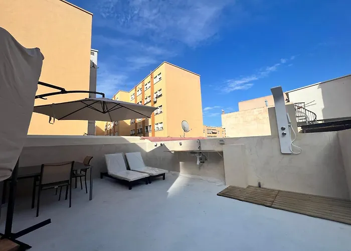 Modern Duplex Next To The Beach!