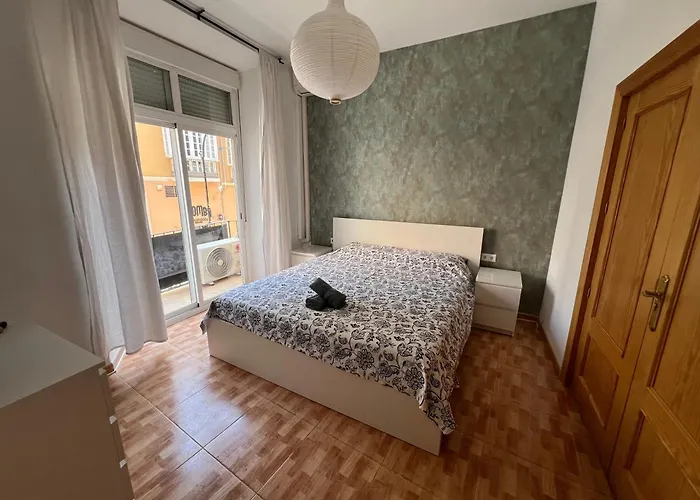 Central 3 Bedrooms Malaga